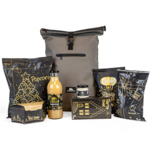 Geschenkpakket voor medewerkers met Krossland tas, thee, aioli, party toast en feestelijke snacks